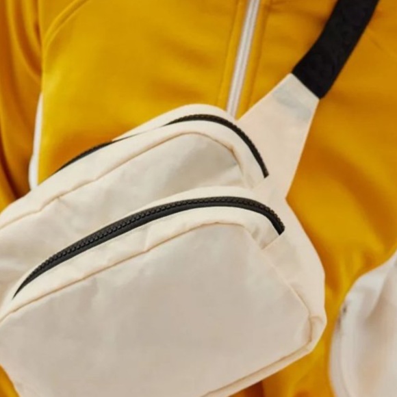 NWOT BAGGU Fanny Pack - Picture 11 of 11